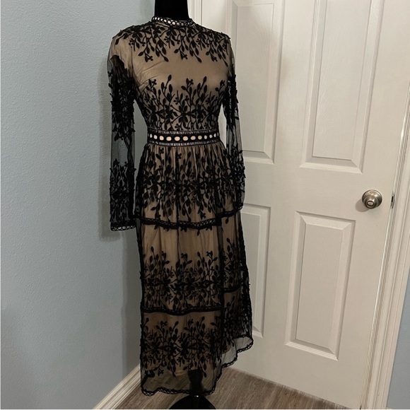 Tan n black dress - Picture 8 of 8